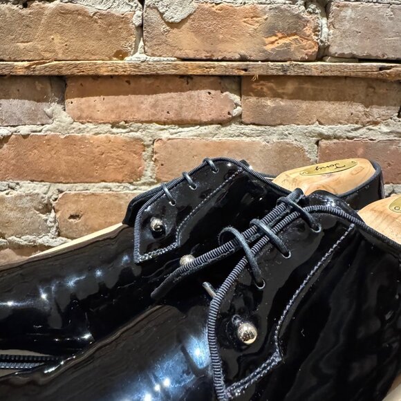 Christian Louboutin Chambeliss Flat – Patent Leather - Picture 5 of 9